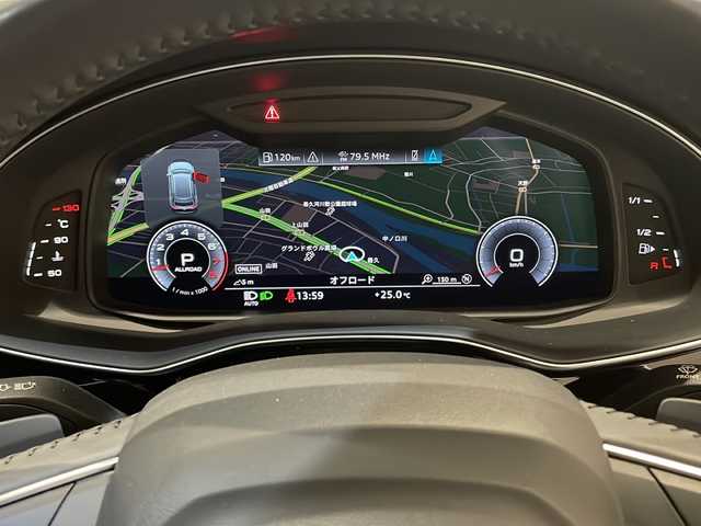 アウディ Ｑ８ 55TFSIクワトロ デビューPKG ラグジュアリ 新潟県 2019(令1)年 4.4万km グレイシアホワイトメタリック ラグジュアリーパッケージ/・パノラマサンルーフ/・プライベートガラス/・アダブティブエアサスペンション/・シートベンチレーション・マッサージ機能（フロント）/コンフォートアシスタンスパッケージ/・HDマトリクスLEDヘッドライト/・ルーフレール/・アダブティブウィンドウワイパー/・アダブティブドライブアシスト/アダブティブクルーズコントロール/Bang&Olufsenサウンドシステム/バーチャルコックピット/MMIナビゲーションシステム/フルセグTV/サラウンドビューカメラ/ブラックレザーシート/シートヒーター（D、N席）/パワーシート（D、N席）/純正20インチAW/アドバンストキー/スペアキー１本/電動リアゲート/ETC2.0