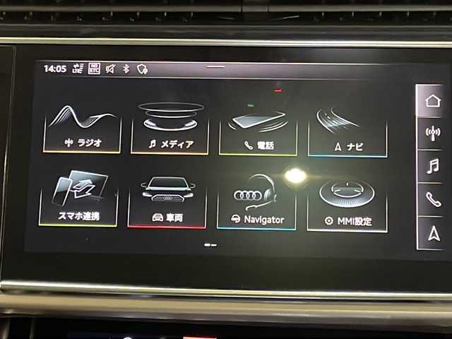 アウディ Ｑ８ 55TFSIクワトロ デビューPKG ラグジュアリ 新潟県 2019(令1)年 4.4万km グレイシアホワイトメタリック ラグジュアリーパッケージ/・パノラマサンルーフ/・プライベートガラス/・アダブティブエアサスペンション/・シートベンチレーション・マッサージ機能（フロント）/コンフォートアシスタンスパッケージ/・HDマトリクスLEDヘッドライト/・ルーフレール/・アダブティブウィンドウワイパー/・アダブティブドライブアシスト/アダブティブクルーズコントロール/Bang&Olufsenサウンドシステム/バーチャルコックピット/MMIナビゲーションシステム/フルセグTV/サラウンドビューカメラ/ブラックレザーシート/シートヒーター（D、N席）/パワーシート（D、N席）/純正20インチAW/アドバンストキー/スペアキー１本/電動リアゲート/ETC2.0