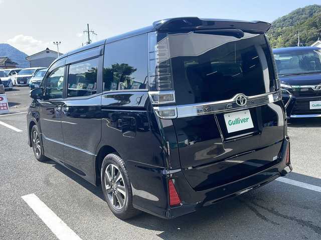 トヨタ ヴォクシー ZS 煌Ⅲ 京都府 2021(令3)年 3.7万km ブラック 純正9インチナビ　Bluetoothオーディオ　DVD再生　フルセグ　バックカメラ　後席フリップダウンモニター　クルーズコントロール　LEDヘッドライト　前後ドラレコ　プリクラッシュセーフティ　禁煙車