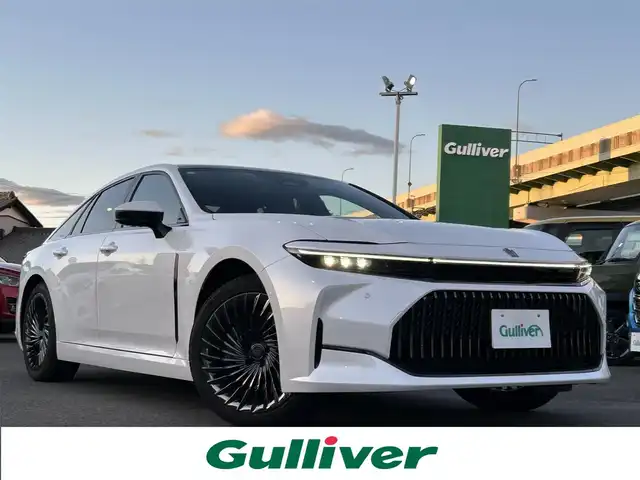 トヨタ クラウン Z 愛知県 2024(令6)年 0.6万km プラチナホワイトパールマイカ パノラマルーフ/ブラックパッケージ/デジタルインナーミラー /純正ナビ/フルセグTV/BT/AC100V電源/パノラミックビューモニター/ビルトイン2.0ETC/純正20インチAW/トヨタセーフティセンス/ブラインドスポットモニター/ヘッドアップディスプレイ/レーダークルーズコントロール/パワーバックドア/電動リアサンシェード/レザーシート/パワーシート/シートヒーター /エアシート/純正フロアマット/取説、保証書