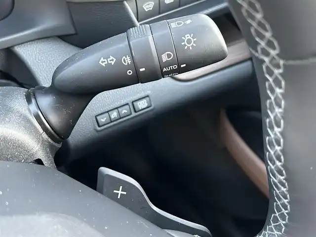 トヨタ クラウン Z 愛知県 2024(令6)年 0.6万km プラチナホワイトパールマイカ パノラマルーフ/ブラックパッケージ/デジタルインナーミラー /純正ナビ/フルセグTV/BT/AC100V電源/パノラミックビューモニター/ビルトイン2.0ETC/純正20インチAW/トヨタセーフティセンス/ブラインドスポットモニター/ヘッドアップディスプレイ/レーダークルーズコントロール/パワーバックドア/電動リアサンシェード/レザーシート/パワーシート/シートヒーター /エアシート/純正フロアマット/取説、保証書