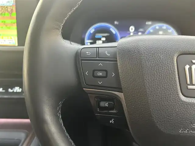 トヨタ クラウン Z 愛知県 2024(令6)年 0.6万km プラチナホワイトパールマイカ パノラマルーフ/ブラックパッケージ/デジタルインナーミラー /純正ナビ/フルセグTV/BT/AC100V電源/パノラミックビューモニター/ビルトイン2.0ETC/純正20インチAW/トヨタセーフティセンス/ブラインドスポットモニター/ヘッドアップディスプレイ/レーダークルーズコントロール/パワーバックドア/電動リアサンシェード/レザーシート/パワーシート/シートヒーター /エアシート/純正フロアマット/取説、保証書