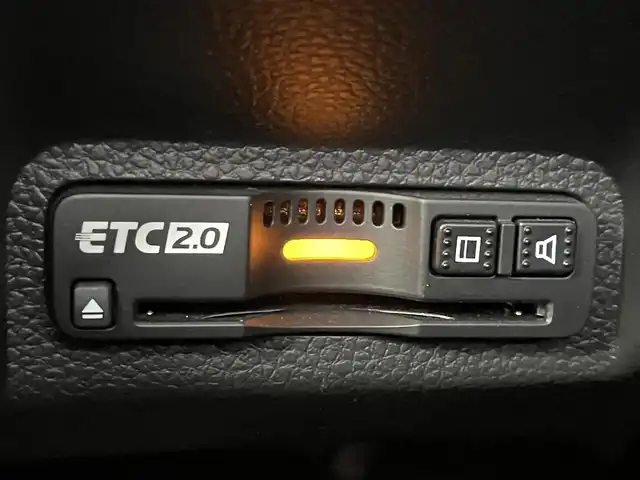 ホンダ ヴェゼル ハイブリッド e:HEV Z 大阪府 2021(令3)年 1.1万km プレミアムサンライトホワイトパール Moduloフロントグリル/18incAW ホンダセンシング シーケンシャル 純正9incナビTV 360カメラ ETC ハーフレザー シートヒーター 電動リアゲート 衝突軽減 レーダーC BSM 置くだけ充電