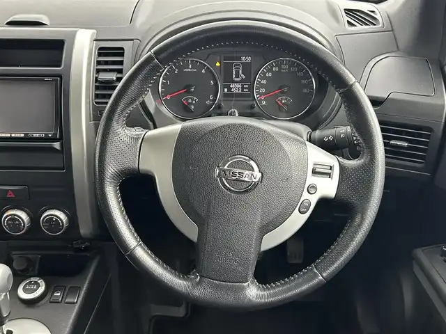 日産 エクストレイル 20GT 道央・札幌 2011(平23)年 4.9万km ブリリアントホワイトパール ・４WD/・DOPメモリーナビ（MP310-A）/　CD/DVD/SD/BT/フルセグTV/・ETC/・クルーズコントロール/・ダウンヒルアシストコントロール/・２WD⇔４WD切り替え/・MTモード付AT/・横滑り防止装置/・オートライト/・キセノンヘッドライト/・フロントフォグランプ/・ドアバイザー/・純正１８インチAW（夏）/・積込社外１６インチAW（冬215/65R16 8分山）/・スマートキー/・純正フロアマット/・取扱説明書/・保証書