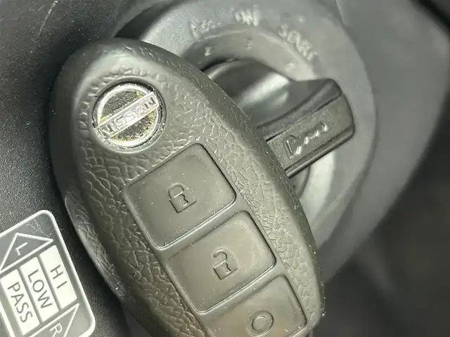 日産 エクストレイル 20GT 道央・札幌 2011(平23)年 4.9万km ブリリアントホワイトパール ・４WD/・DOPメモリーナビ（MP310-A）/　CD/DVD/SD/BT/フルセグTV/・ETC/・クルーズコントロール/・ダウンヒルアシストコントロール/・２WD⇔４WD切り替え/・MTモード付AT/・横滑り防止装置/・オートライト/・キセノンヘッドライト/・フロントフォグランプ/・ドアバイザー/・純正１８インチAW（夏）/・積込社外１６インチAW（冬215/65R16 8分山）/・スマートキー/・純正フロアマット/・取扱説明書/・保証書