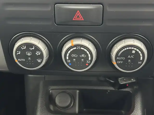 日産 エクストレイル 20GT 道央・札幌 2011(平23)年 4.9万km ブリリアントホワイトパール ・４WD/・DOPメモリーナビ（MP310-A）/　CD/DVD/SD/BT/フルセグTV/・ETC/・クルーズコントロール/・ダウンヒルアシストコントロール/・２WD⇔４WD切り替え/・MTモード付AT/・横滑り防止装置/・オートライト/・キセノンヘッドライト/・フロントフォグランプ/・ドアバイザー/・純正１８インチAW（夏）/・積込社外１６インチAW（冬215/65R16 8分山）/・スマートキー/・純正フロアマット/・取扱説明書/・保証書