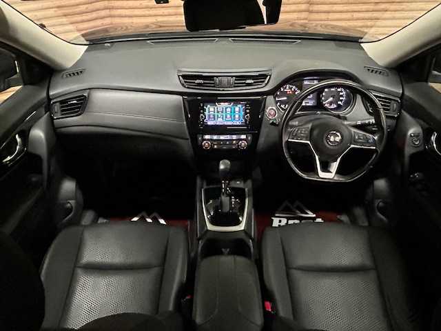 日産 エクストレイル 20Xi 道央・札幌 2018(平30)年 5.4万km ダイヤモンドブラック 【2509034304】/４ＷＤ　/プロパイロット　/純正ナビ　/フルセグＴＶ　/アラウンドビューモニター　/パワーバックドア　/純正１８インチアルミ　/デジタルインナーミラー　/ＬＥＤヘッドライト　/フォグライト　/ルーフレール　/ＥＴＣ
