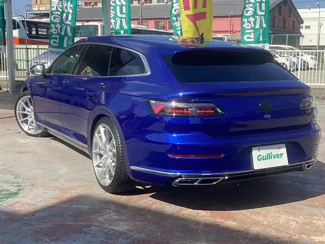 フォルクスワーゲン ＶＷ アルテオン SB TSI 4モーション Rラインアドバンス 京都府 2022(令4)年 1.3万km 青 ラグジュアリーパッケージ/　・　パノラミックスライディングサンルーフ/　・　Harman Kardon プレミアムサウンド/社外20インチアルミ/ローダウン/オールインセーフティ/レーダークルーズ/黒ナッパレザーシート/運転席マッサージシート/前席ＰＷシート/前後シートヒーター/ＰＷバックドア/デジタルコクピットプロ/ヘッドアップディスプレー/アイドリングストップ/パドルシフト/7速ＤＳＧ/パノラミックビューカメラ/ビルトインETC2.0/LEDヘッドライト/前後クリアランスソナー/スペアキー/新車保証書/取扱説明書