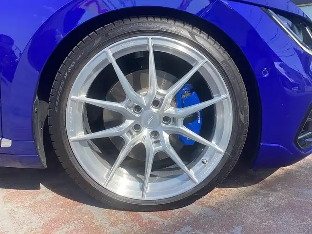 フォルクスワーゲン ＶＷ アルテオン SB TSI 4モーション Rラインアドバンス 京都府 2022(令4)年 1.3万km 青 ラグジュアリーパッケージ/　・　パノラミックスライディングサンルーフ/　・　Harman Kardon プレミアムサウンド/社外20インチアルミ/ローダウン/オールインセーフティ/レーダークルーズ/黒ナッパレザーシート/運転席マッサージシート/前席ＰＷシート/前後シートヒーター/ＰＷバックドア/デジタルコクピットプロ/ヘッドアップディスプレー/アイドリングストップ/パドルシフト/7速ＤＳＧ/パノラミックビューカメラ/ビルトインETC2.0/LEDヘッドライト/前後クリアランスソナー/スペアキー/新車保証書/取扱説明書