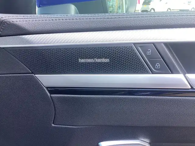 フォルクスワーゲン ＶＷ アルテオン SB TSI 4モーション Rラインアドバンス 京都府 2022(令4)年 1.3万km 青 ラグジュアリーパッケージ/　・　パノラミックスライディングサンルーフ/　・　Harman Kardon プレミアムサウンド/社外20インチアルミ/ローダウン/オールインセーフティ/レーダークルーズ/黒ナッパレザーシート/運転席マッサージシート/前席ＰＷシート/前後シートヒーター/ＰＷバックドア/デジタルコクピットプロ/ヘッドアップディスプレー/アイドリングストップ/パドルシフト/7速ＤＳＧ/パノラミックビューカメラ/ビルトインETC2.0/LEDヘッドライト/前後クリアランスソナー/スペアキー/新車保証書/取扱説明書