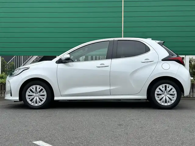 トヨタ ヤリス ハイブリッド Z 茨城県 2023(令5)年 1.5万km プラチナホワイトパールマイカ 純正8型ディスプレイオーディオ/AppleCarPlay/レーダー付きクルーズコントロール/ビルトインETC/アラウンドビューモニター/シートヒーター/純正フロアマット/横滑り防止装置/コーナーセンサー前後/レーンキープアシスト/オートライト/オートマチックハイビーム/LEDヘッドライト/ステアリングヒーター/ブラインドスポットモニター