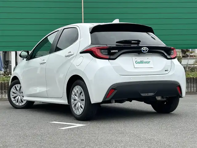 トヨタ ヤリス ハイブリッド Z 茨城県 2023(令5)年 1.5万km プラチナホワイトパールマイカ 純正8型ディスプレイオーディオ/AppleCarPlay/レーダー付きクルーズコントロール/ビルトインETC/アラウンドビューモニター/シートヒーター/純正フロアマット/横滑り防止装置/コーナーセンサー前後/レーンキープアシスト/オートライト/オートマチックハイビーム/LEDヘッドライト/ステアリングヒーター/ブラインドスポットモニター