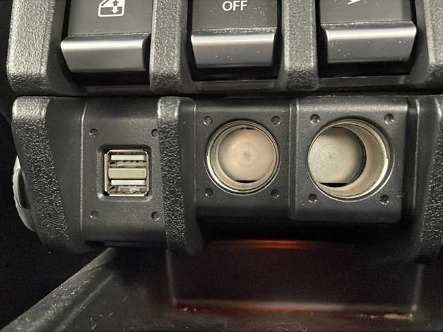 スズキ ジムニー XC 茨城県 2021(令3)年 4.5万km ミディアムグレー ・社外SDナビ（AM/FM/CD/DVD/HDMI）/・衝突軽減ブレーキ/・LDA/・バックカメラ/・電格ウィンカーミラー/・ステアリングスイッチ/・ミラーデフォッガー/・クルーズコントロール/・ビルトインETC/・前席シートヒーター/・フロアマット