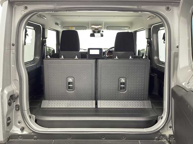 スズキ ジムニー XC 茨城県 2021(令3)年 4.5万km ミディアムグレー ・社外SDナビ（AM/FM/CD/DVD/HDMI）/・衝突軽減ブレーキ/・LDA/・バックカメラ/・電格ウィンカーミラー/・ステアリングスイッチ/・ミラーデフォッガー/・クルーズコントロール/・ビルトインETC/・前席シートヒーター/・フロアマット