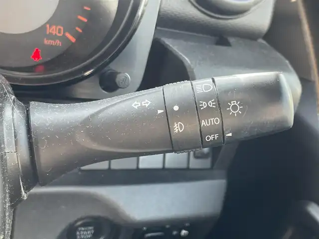 スズキ ジムニー XL 青森県 2021(令3)年 2.7万km ミディアムグレー 4WD/ワンオーナー/寒冷地仕様/純正16AW/社外メモリナビ/・フルセグTV/AM/FM/CD/DVD/BT/背面タイヤ/前席シートヒーター/フォグランプ/オートライト/横滑り防止機能/ヒルスタートアシスト/衝突軽減ブレーキ/車線逸脱警報/盗難防止機能/UVカットガラス/プライバシーガラス/セキュリティアラーム/スペアキー/保証書/取扱説明書