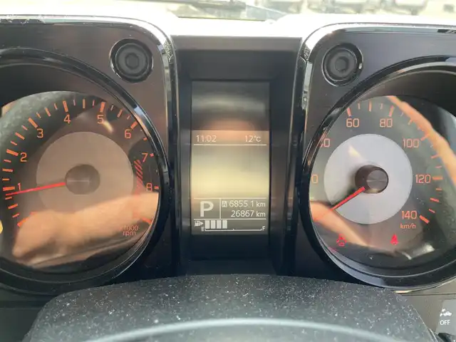 スズキ ジムニー XL 青森県 2021(令3)年 2.7万km ミディアムグレー 4WD/ワンオーナー/寒冷地仕様/純正16AW/社外メモリナビ/・フルセグTV/AM/FM/CD/DVD/BT/背面タイヤ/前席シートヒーター/フォグランプ/オートライト/横滑り防止機能/ヒルスタートアシスト/衝突軽減ブレーキ/車線逸脱警報/盗難防止機能/UVカットガラス/プライバシーガラス/セキュリティアラーム/スペアキー/保証書/取扱説明書