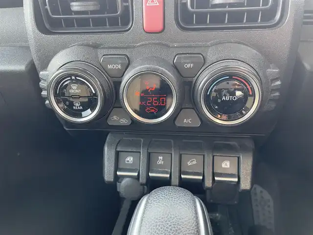 スズキ ジムニー XL 青森県 2021(令3)年 2.7万km ミディアムグレー 4WD/ワンオーナー/寒冷地仕様/純正16AW/社外メモリナビ/・フルセグTV/AM/FM/CD/DVD/BT/背面タイヤ/前席シートヒーター/フォグランプ/オートライト/横滑り防止機能/ヒルスタートアシスト/衝突軽減ブレーキ/車線逸脱警報/盗難防止機能/UVカットガラス/プライバシーガラス/セキュリティアラーム/スペアキー/保証書/取扱説明書