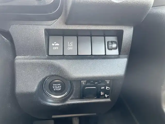 スズキ ジムニー XL 青森県 2021(令3)年 2.7万km ミディアムグレー 4WD/ワンオーナー/寒冷地仕様/純正16AW/社外メモリナビ/・フルセグTV/AM/FM/CD/DVD/BT/背面タイヤ/前席シートヒーター/フォグランプ/オートライト/横滑り防止機能/ヒルスタートアシスト/衝突軽減ブレーキ/車線逸脱警報/盗難防止機能/UVカットガラス/プライバシーガラス/セキュリティアラーム/スペアキー/保証書/取扱説明書