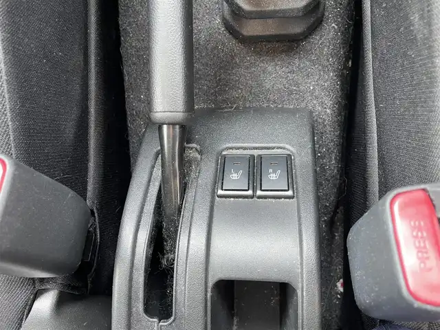 スズキ ジムニー XL 青森県 2021(令3)年 2.7万km ミディアムグレー 4WD/ワンオーナー/寒冷地仕様/純正16AW/社外メモリナビ/・フルセグTV/AM/FM/CD/DVD/BT/背面タイヤ/前席シートヒーター/フォグランプ/オートライト/横滑り防止機能/ヒルスタートアシスト/衝突軽減ブレーキ/車線逸脱警報/盗難防止機能/UVカットガラス/プライバシーガラス/セキュリティアラーム/スペアキー/保証書/取扱説明書