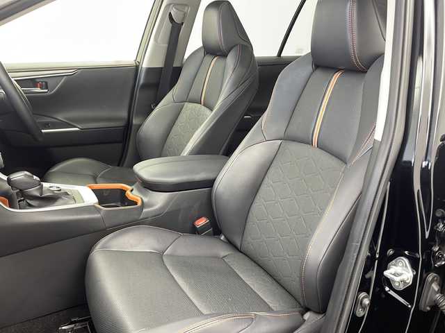 トヨタ ＲＡＶ４ アドベンチャー 大阪府 2023(令5)年 3.4万km アティチュードブラックマイカ ４WD/純正10.5インチディスプレイオーディオ/【BT/フルセグTV/ナビ/AUX/USB]/アラウンドビューモニター/パノラマルーフ/デジタルインナーミラー/ETC2.0/衝突被害軽減システム/ブラインドスポットモニター/コーナーセンサー前後/レーンキープアシスト/クルーズコントロール追従/オートライト/パワーシート　D席/シートヒータ　D+N席/エアシート　D+N席/ステアリングヒーター/メモリシート/純正19インチAW/純正フロアマット