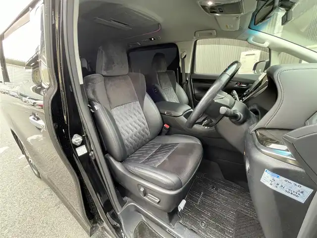 トヨタ ヴェルファイア Z Gエディション 滋賀県 2017(平29)年 7.3万km ブラック 純正10.5インチナビ/【Bluetooth/CD/DVD/Bru-ray/USB/フルセグTV/HDMI】/純正フリップダウンモニター/JBLプレミアムサウンド/ハーフレザーシート/両側パワースライドドア/バックカメラ/クルーズコントロール/クリアランスソナー/LEDヘッドライト/オートマチックハイビーム/衝突軽減ブレーキ/前後ドライブレコーダー/ビルトインETC/D/Nパワーシート/D/Nシートヒーター/D/Nシートベンチレーション/二列目パワーリクライニング/助手席/二列目パワーオットマン/ステアリングヒーター/パワーバックドア/電動パーキングブレーキ/オートブレーキホールド/パーキングアシスト/プッシュスタート/スマートキー/ステアリングリモコン