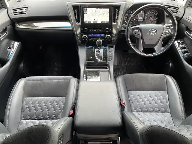 トヨタ ヴェルファイア Z Gエディション 滋賀県 2017(平29)年 7.3万km ブラック 純正10.5インチナビ/【Bluetooth/CD/DVD/Bru-ray/USB/フルセグTV/HDMI】/純正フリップダウンモニター/JBLプレミアムサウンド/ハーフレザーシート/両側パワースライドドア/バックカメラ/クルーズコントロール/クリアランスソナー/LEDヘッドライト/オートマチックハイビーム/衝突軽減ブレーキ/前後ドライブレコーダー/ビルトインETC/D/Nパワーシート/D/Nシートヒーター/D/Nシートベンチレーション/二列目パワーリクライニング/助手席/二列目パワーオットマン/ステアリングヒーター/パワーバックドア/電動パーキングブレーキ/オートブレーキホールド/パーキングアシスト/プッシュスタート/スマートキー/ステアリングリモコン