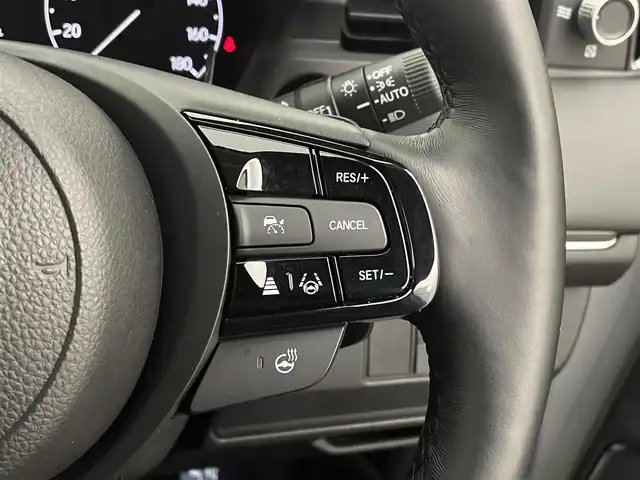 ホンダ ヴェゼル ハイブリッド e:HEV Z 宮城県 2022(令4)年 0.9万km プレミアムサンライトホワイトパール 4WD/純正９型コネクトナビ/フルセグTV/ＢＳＭ/パワーバックドア/アダプティブクルーズ　/シートヒーター/フロントウィンドウ熱線/ヒーテッドドアミラー/ワイヤレス充電/ハーフレザーシート/ドライブレコーダー/ＥＴＣ２．０/ホンダセンシング/パーキングセンサー/スマートフォン連携 /禁煙車