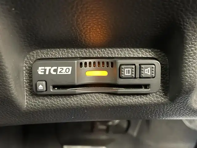 ホンダ ヴェゼル ハイブリッド e:HEV Z 宮城県 2022(令4)年 0.9万km プレミアムサンライトホワイトパール 4WD/純正９型コネクトナビ/フルセグTV/ＢＳＭ/パワーバックドア/アダプティブクルーズ　/シートヒーター/フロントウィンドウ熱線/ヒーテッドドアミラー/ワイヤレス充電/ハーフレザーシート/ドライブレコーダー/ＥＴＣ２．０/ホンダセンシング/パーキングセンサー/スマートフォン連携 /禁煙車