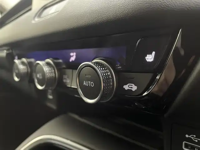 ホンダ ヴェゼル ハイブリッド e:HEV Z 宮城県 2022(令4)年 0.9万km プレミアムサンライトホワイトパール 4WD/純正９型コネクトナビ/フルセグTV/ＢＳＭ/パワーバックドア/アダプティブクルーズ　/シートヒーター/フロントウィンドウ熱線/ヒーテッドドアミラー/ワイヤレス充電/ハーフレザーシート/ドライブレコーダー/ＥＴＣ２．０/ホンダセンシング/パーキングセンサー/スマートフォン連携 /禁煙車