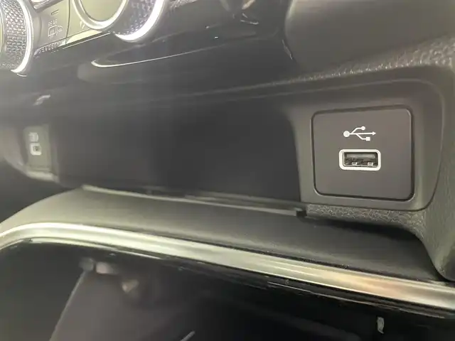 ホンダ ヴェゼル ハイブリッド e:HEV Z 宮城県 2022(令4)年 0.9万km プレミアムサンライトホワイトパール 4WD/純正９型コネクトナビ/フルセグTV/ＢＳＭ/パワーバックドア/アダプティブクルーズ　/シートヒーター/フロントウィンドウ熱線/ヒーテッドドアミラー/ワイヤレス充電/ハーフレザーシート/ドライブレコーダー/ＥＴＣ２．０/ホンダセンシング/パーキングセンサー/スマートフォン連携 /禁煙車