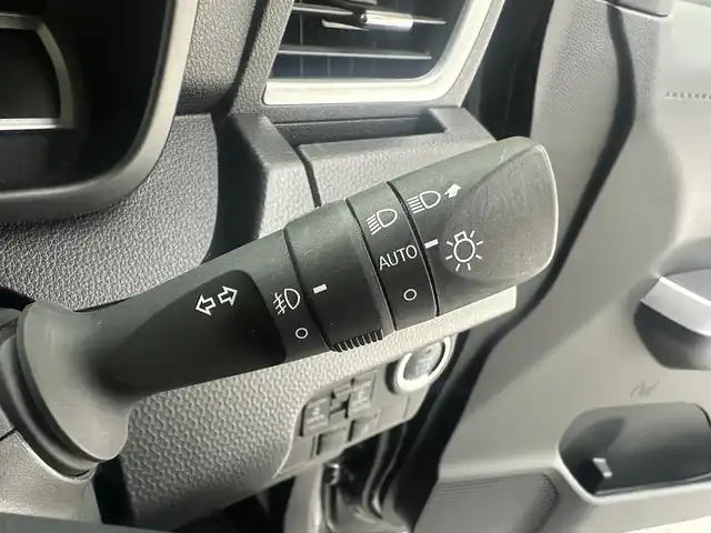 トヨタ ルーミー カスタムG－T 兵庫県 2023(令5)年 1.1万km ブラックマイカメタリック ・純正SDナビ/・全方位モニタ-/・純正前後ドライブレコーダー/・ETC2.0/・両側パワースライドドア/・衝突軽減ブレーキ/・レーンキープアシスト/・追従クルーズコントロール/・電子パーキングブレーキ/・純正15インチアルミホイール/・オートライト/・オートハイビーム/・LEDヘッドライト/・LEDフォグランプ/・前後コーナーセンサー/・純正フロアマット/・スマートキー/・スペアキー1本/・プッシュスタート