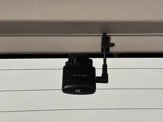 トヨタ ルーミー カスタムG－T 兵庫県 2023(令5)年 1.1万km ブラックマイカメタリック ・純正SDナビ/・全方位モニタ-/・純正前後ドライブレコーダー/・ETC2.0/・両側パワースライドドア/・衝突軽減ブレーキ/・レーンキープアシスト/・追従クルーズコントロール/・電子パーキングブレーキ/・純正15インチアルミホイール/・オートライト/・オートハイビーム/・LEDヘッドライト/・LEDフォグランプ/・前後コーナーセンサー/・純正フロアマット/・スマートキー/・スペアキー1本/・プッシュスタート