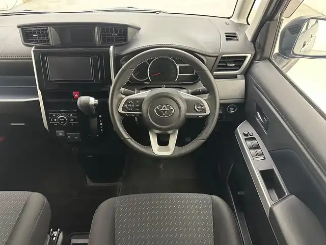 トヨタ ルーミー カスタムG－T 兵庫県 2023(令5)年 1.1万km ブラックマイカメタリック ・純正SDナビ/・全方位モニタ-/・純正前後ドライブレコーダー/・ETC2.0/・両側パワースライドドア/・衝突軽減ブレーキ/・レーンキープアシスト/・追従クルーズコントロール/・電子パーキングブレーキ/・純正15インチアルミホイール/・オートライト/・オートハイビーム/・LEDヘッドライト/・LEDフォグランプ/・前後コーナーセンサー/・純正フロアマット/・スマートキー/・スペアキー1本/・プッシュスタート