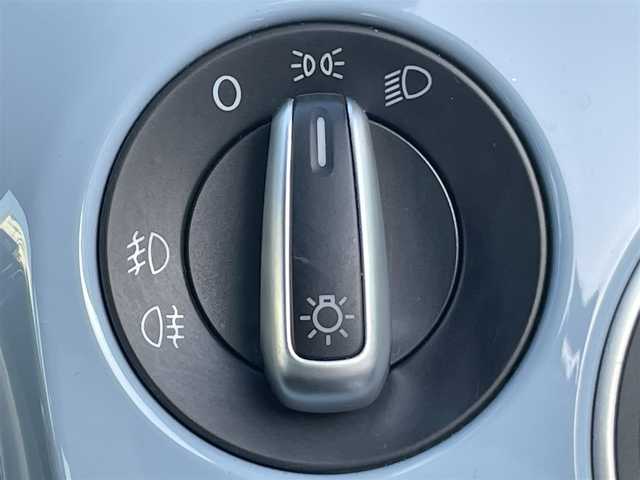 フォルクスワーゲン ザ・ビートル デザイン 岡山県 2012(平24)年 4.2万km デニムブルー 登録時走行距離41921km/社外ナビ/地デジTV(AM/FM/CD/DVD)/バックカメラ/ドライブレコーダー/コーナーセンサー/MTモード付AT/リモコンキー/16インチ純正AW/フロアマット/電動格納ミラー/ウィンカーミラー