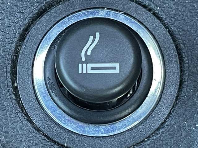 フォルクスワーゲン ザ・ビートル デザイン 岡山県 2012(平24)年 4.2万km デニムブルー 登録時走行距離41921km/社外ナビ/地デジTV(AM/FM/CD/DVD)/バックカメラ/ドライブレコーダー/コーナーセンサー/MTモード付AT/リモコンキー/16インチ純正AW/フロアマット/電動格納ミラー/ウィンカーミラー