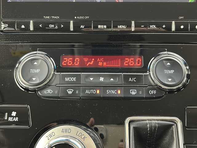 三菱 デリカＤ：５ アーバンギア G パワーパッケージ 宮城県 2022(令4)年 5.9万km ホワイトダイヤモンド 禁煙車/e-Assist/・衝突被害軽減ブレーキシステム/・車線逸脱警報システム/・オートマチックハイビーム/マルチアラウンドビューモニター/アダプティブクルーズコントロール/左側オートステップ/純正10.1インチSDナビ/・BTDVD/CD/SD/USB/HDMI/AUX/iPod/フルセグTV/両側パワースライドドア/電動リアゲート/前席シートヒーター/運転席パワーシート/ビルトインETC/革巻きステアリング/ステアリングスイッチ/パドルシフト/ステアヒーター/プッシュスタート/スマートキー×2/LEDヘッドライト/LEDフォグランプ/純正18インチアルミホイール/純正フロアマット/純正ドアバイザー/横滑り防止装置/アイドリングストップ