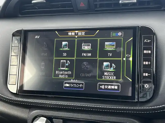 日産 キックス X 道央・札幌 2021(令3)年 6万km ブリリアントホワイトパール ワンオーナー/純正SDナビ/AM/FM/BT/SD/CD/DVD/フルセグ/衝突被害軽減ブレーキ/横滑り防止装置/レーダークルーズコントロール/クリアランスソナー/バックカメラ/フロントカメラ/サイドカメラ/全方位カメラ/アラウンドビューモニター/ビルトインETC/DRIVEMODE/EVMODE/前席シートヒーター/ハーフレザーシート/革巻きステアリング/ステアリングリモコン/ハンドルヒーター/電動パーキング/オートブレーキホールド/デジタルインナーミラー/レーダー探知機/プッシュスタート/スマートキー/LEDヘッドライト/オートライト/フォグランプ/ヘッドライトレベライザー/電動格納ミラー/ウィンカーミラー/純正フロアマット/ドアバイザー/スペアキー/純正エンジンスターター