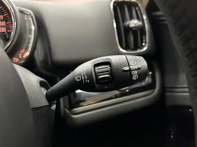 ＭＩＮＩ ＢＭＷ ミニ クロスオーバー クーパー D オール4 岩手県 2021(令3)年 5万km セージグリーンメタリック ドライビングアシストパッケージプラス/・ アクティブクルーズコントロール/・ リアビューカメラ/・ フロント＆リアＰＤＣ/・ パーキングアシスト/・ ドライビングアシスト/・純正HDDナビ/・18インチAW/・コンフォートアクセス/・LEDライト