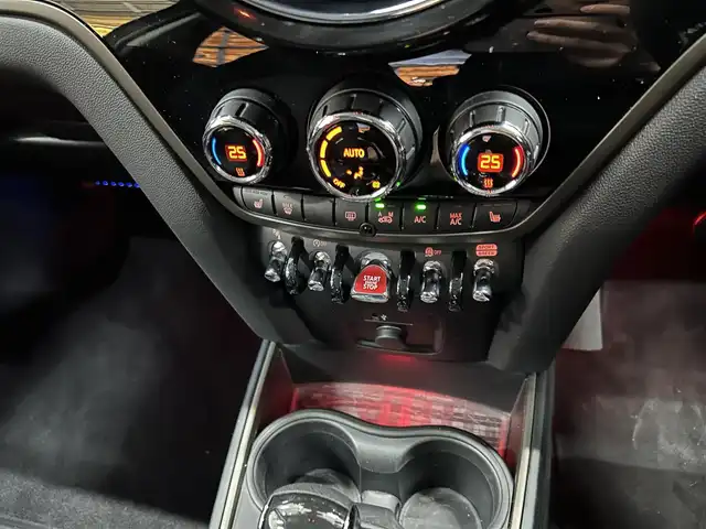 ＭＩＮＩ ＢＭＷ ミニ クロスオーバー クーパー D オール4 岩手県 2021(令3)年 5万km セージグリーンメタリック ドライビングアシストパッケージプラス/・ アクティブクルーズコントロール/・ リアビューカメラ/・ フロント＆リアＰＤＣ/・ パーキングアシスト/・ ドライビングアシスト/・純正HDDナビ/・18インチAW/・コンフォートアクセス/・LEDライト