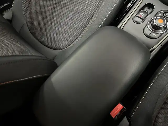 ＭＩＮＩ ＢＭＷ ミニ クロスオーバー クーパー D オール4 岩手県 2021(令3)年 5万km セージグリーンメタリック ドライビングアシストパッケージプラス/・ アクティブクルーズコントロール/・ リアビューカメラ/・ フロント＆リアＰＤＣ/・ パーキングアシスト/・ ドライビングアシスト/・純正HDDナビ/・18インチAW/・コンフォートアクセス/・LEDライト