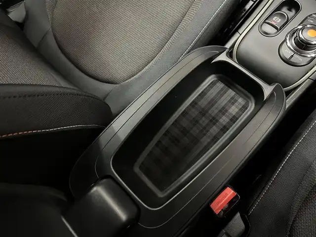 ＭＩＮＩ ＢＭＷ ミニ クロスオーバー クーパー D オール4 岩手県 2021(令3)年 5万km セージグリーンメタリック ドライビングアシストパッケージプラス/・ アクティブクルーズコントロール/・ リアビューカメラ/・ フロント＆リアＰＤＣ/・ パーキングアシスト/・ ドライビングアシスト/・純正HDDナビ/・18インチAW/・コンフォートアクセス/・LEDライト