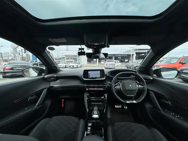 プジョー プジョー ２０８ GT 滋賀県 2022(令4)年 2.7万km パールⅡ パノラマガラスルーフ/純正ナビ/ETC/ACC/Bカメラ/サイドカメラ（左右）/AppleCarPlay/BT/USB/DTV/BSM/シートヒーター/アンビエントライト/社外ドライブレコーダー/パドルシフト/LEDヘッドランプ