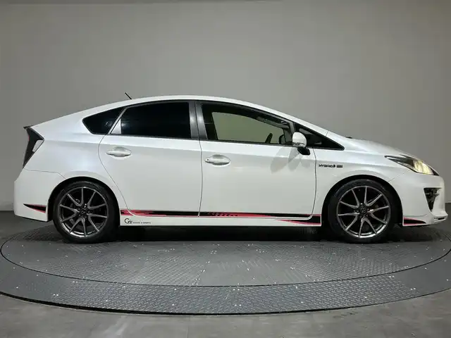 トヨタ プリウス S ツーリングセレ G’s 愛媛県 2012(平24)年 9.8万km ホワイトパールクリスタルシャイン ・ナビ（フルセグＴＶ・ＢＴ・ＣＤ・ＤＶＤ・ＳＤ・ＦＭ・ＡＭ）/・バックカメラ　/・ＥＴＣ　/・前方ドラレコ　/・クルコン　/・ＬＥＤヘッドライト　/・スペアキー　/・シガーソケット
