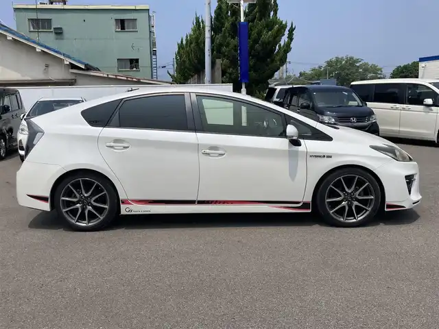 トヨタ プリウス S ツーリングセレ G’s 和歌山県 2012(平24)年 9.8万km ホワイトパールクリスタルシャイン (株)IDOMが運営する【じしゃロン和歌山店】の自社ローン専用車両になります。こちらは現金またはオートローンご利用時の価格です。自社ローンご希望の方は別途その旨お申付け下さい/【じしゃロン個店占有の為　落札禁止】/・ナビ（フルセグＴＶ・ＢＴ・ＣＤ・ＤＶＤ・ＳＤ・ＦＭ・ＡＭ）/・バックカメラ　/・ＥＴＣ　/・前方ドラレコ　/・クルコン　/・ＬＥＤヘッドライト　/・スペアキー　/・シガーソケット