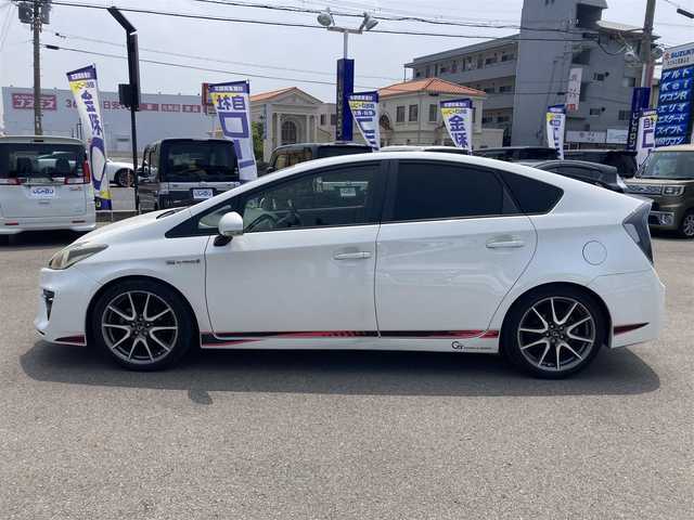 トヨタ プリウス S ツーリングセレ G’s 和歌山県 2012(平24)年 9.8万km ホワイトパールクリスタルシャイン (株)IDOMが運営する【じしゃロン和歌山店】の自社ローン専用車両になります。こちらは現金またはオートローンご利用時の価格です。自社ローンご希望の方は別途その旨お申付け下さい/【じしゃロン個店占有の為　落札禁止】/・ナビ（フルセグＴＶ・ＢＴ・ＣＤ・ＤＶＤ・ＳＤ・ＦＭ・ＡＭ）/・バックカメラ　/・ＥＴＣ　/・前方ドラレコ　/・クルコン　/・ＬＥＤヘッドライト　/・スペアキー　/・シガーソケット