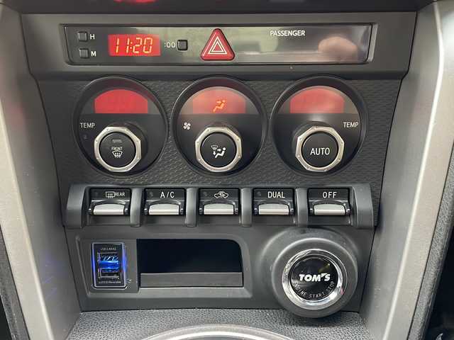 トヨタ ８６ GT リミテッド 秋田県 2013(平25)年 9.8万km クリスタルブラックシリカ 純正メモリーナビ/　CD/DVD/SD/USB/　フルセグ/Bluetooth/ハーフレザーシート/パドルシフト/バックカメラ/ETC/TRDエアロ/HKSマフラー/HKS車高調/シートヒーター/LEDヘッドライト/オートライト/フォグライト