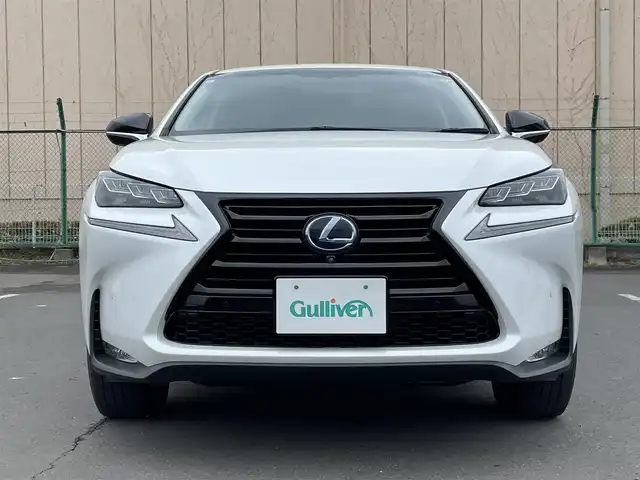 レクサス ＮＸ 300h アーバンスタイル 東京都 2017(平29)年 7.5万km ソニッククォーツ ムーンルーフ/純正ナビ/バックモニター/プリクラッシュセーフティ/クリアランスソナー/レーダークルーズ/シートヒーター/電動リアゲート/パワーシート/ETC/ドライブレコーダー/スマートキー