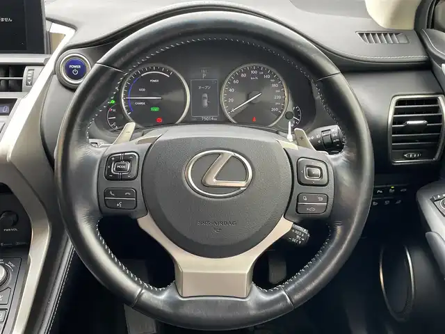 レクサス ＮＸ 300h アーバンスタイル 東京都 2017(平29)年 7.5万km ソニッククォーツ ムーンルーフ/純正ナビ/バックモニター/プリクラッシュセーフティ/クリアランスソナー/レーダークルーズ/シートヒーター/電動リアゲート/パワーシート/ETC/ドライブレコーダー/スマートキー