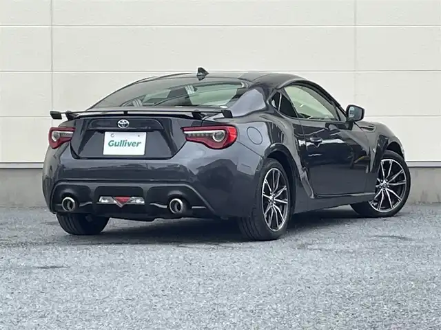 トヨタ ８６ GT リミテッド 茨城県 2016(平28)年 4万km ダークグレーメタリック 後期型モデル/純正ナビ/バックカメラ/革巻きステアリング/ステアリングスイッチ/フルセグテレビ/バックカメラ/スマートキー/プッシュスタート/ハーフレザーシート/シートヒーター/クルーズコントロール/純正フロアマット/LEDヘッドライト/ETC/リアウイング