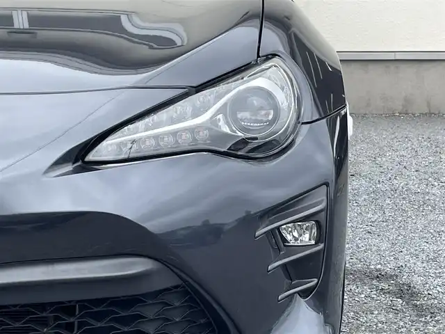 トヨタ ８６ GT リミテッド 茨城県 2016(平28)年 4万km ダークグレーメタリック 後期型モデル/純正ナビ/バックカメラ/革巻きステアリング/ステアリングスイッチ/フルセグテレビ/バックカメラ/スマートキー/プッシュスタート/ハーフレザーシート/シートヒーター/クルーズコントロール/純正フロアマット/LEDヘッドライト/ETC/リアウイング